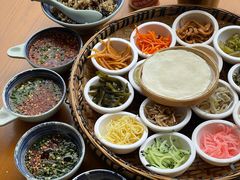 -包整·丝娃娃(一览甲秀楼风景店)