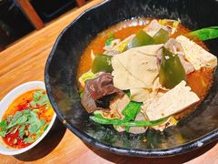 -万记麻辣烫国展总店
