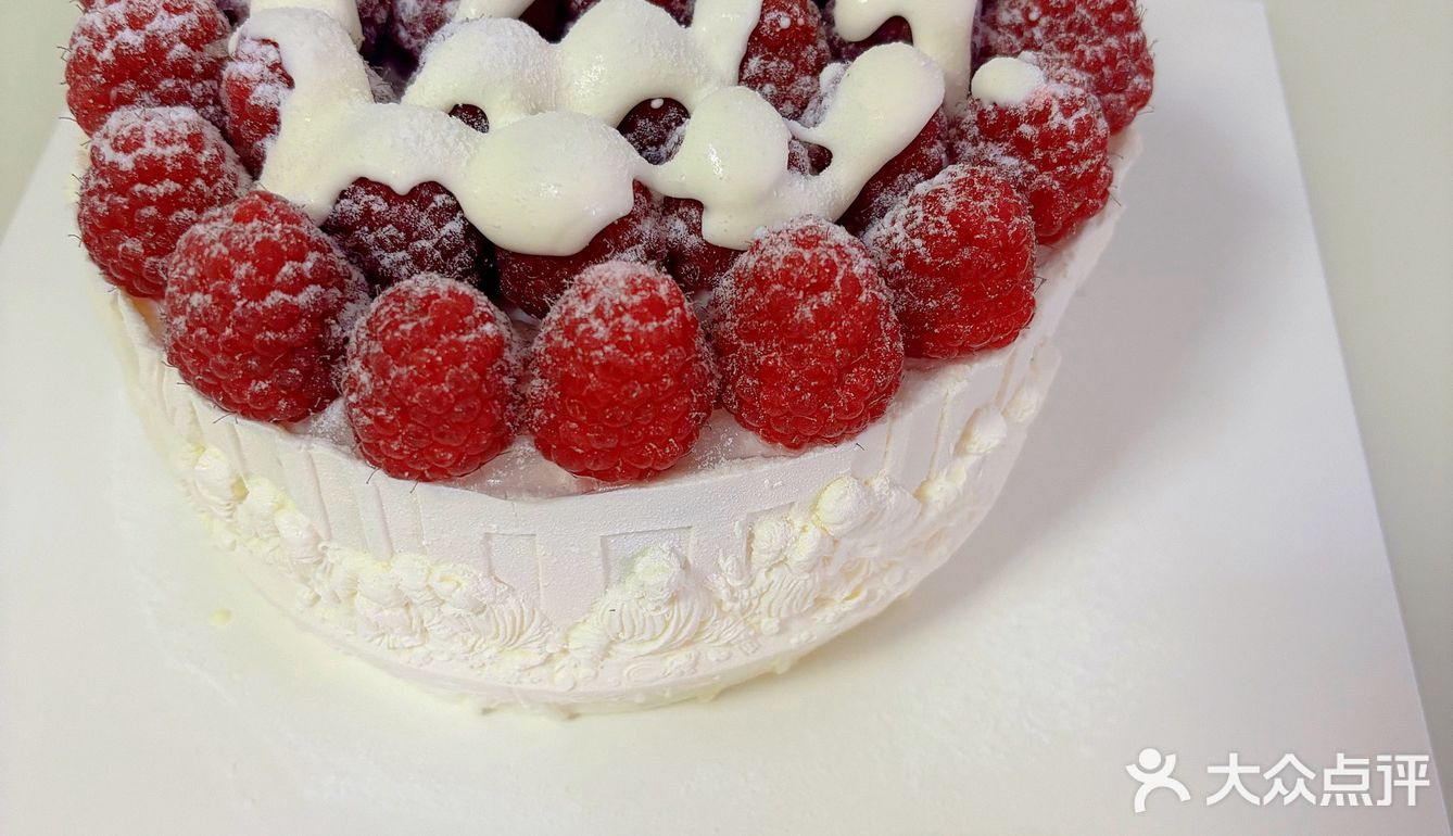 没有女孩子会拒绝如此精致的生日蛋糕吧🎂