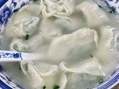 菜肉大馄饨-美新点心店(陕西北路店)