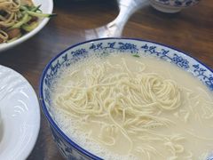 -雪琴面馆富安特色鱼汤面(城中花园店)