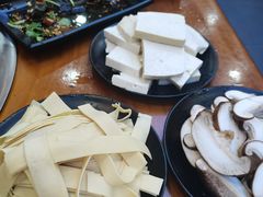 -曹丞相·地锅鸡·地锅鱼(武林店)