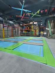 -反弹蹦床公园·亲子乐园·团建·派对(尚品奥莱店)