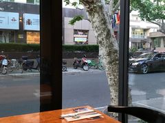 靠窗位-La Strada(安福路店)
