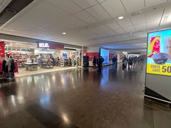 -蒙特利尔皮埃尔·埃利奥特·特鲁多国际机场