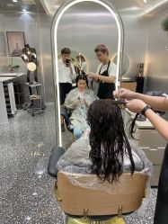 -Tloml salon