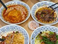 -李与白包子铺(桐梓林店)