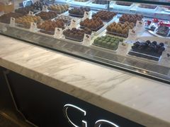 面包甜点陈列柜-GODIVA(王府井apm店)