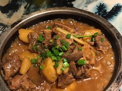 石锅牛肉焖土豆-苏城小院·园林精致苏州菜(斜塘老街店)
