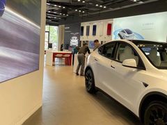 -TESLA 特斯拉(上海太古汇体验店)