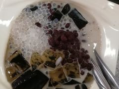 冰鎮紅豆枇杷龜苓膏-梧州双钱龟苓膏(丽港航母店)