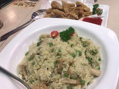 三色蘑菇鸡柳炒饭-佰搭果·广式茶餐厅(西华路店)