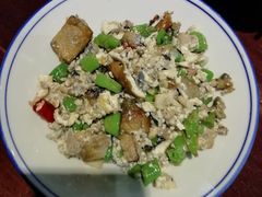 尖椒笋尖炒臭豆腐-大牌大·传统杭帮菜(湖滨店)