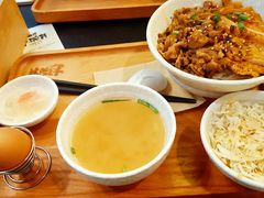 -熊吞·大碗丼烧肉饭(济宁万达广场店)