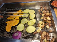 -肉甲韩国木炭烤肉(新壹街1店)