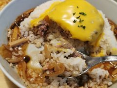 咖喱牛肉汉堡饭-红小满休闲餐厅(十全街店)