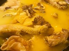 -鲜入围煮花胶鸡海鲜火锅