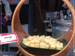 -野山舂·贵州现舂酸汤火锅(鸿通城店)