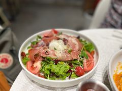 意大利烟熏肉布拉塔芝士沙拉-娜娜家•Nana's restaurant(国金汇店)