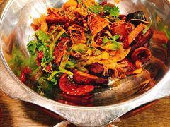 -愉肴麻辣香锅(中山路店)