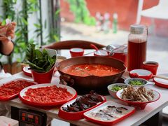 -毛辣果·贵州红酸汤牛肉火锅(西单店)
