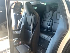 -TESLA 特斯拉(上海太古汇体验店)