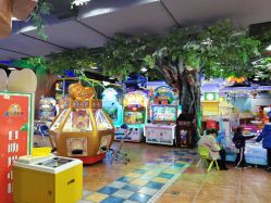 -菲菲羊乐园(临平银泰城店)