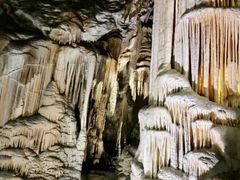 -波斯托伊纳溶洞