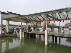 -平望服务区·停车场