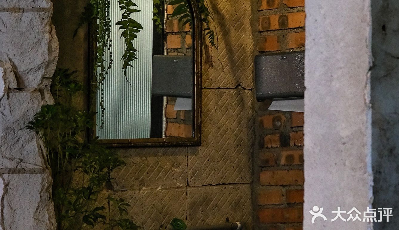 成都新店🧱老小区里的红砖工业风,早C晚A