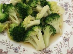 -爱的果实月嫂育婴师(世纪东方店)