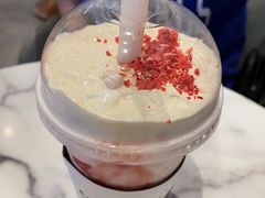 草莓牛奶风味酷乐冰-COSTA COFFEE(斯普瑞斯奥特莱斯店)