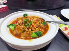 -艳阳天民俗村(公园路店)