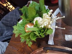 -虾弄弄海派小龙虾·牛羊蝎子火锅