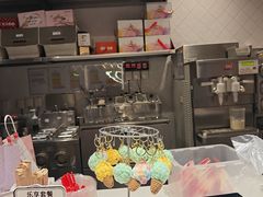 -DQ·蛋糕·冰淇淋(大宁国际商业广场店)