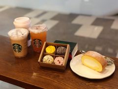 -星巴克(上海虹桥新天地二店)