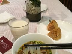 -圆子酒店(南宁金湖广场地铁站店)