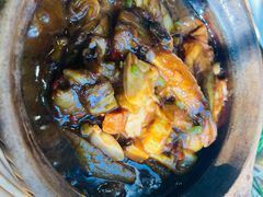 咸鱼鸡粒茄子煲-熠盛粤味(永康路店)