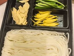 -新世界·过桥米线宴