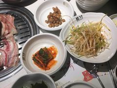 各种小菜-本家韩国烤肉(青岛万象城店)