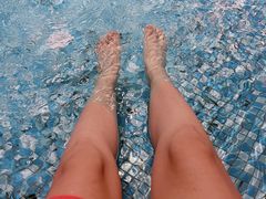 -涨巢·潮玩水疗局