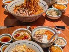 -蟹黄鱼·海派深夜面馆(巨鹿路店)