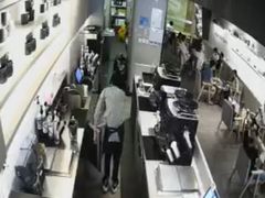 -瑞幸咖啡(1+1大厦店)