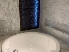 -上海虹桥西郊假日酒店