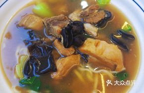 Fragrant Sticky Pork Rib Noodles