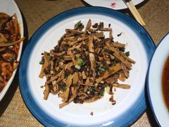 -渝信川菜 · 川味家常菜(长安店)