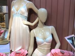 -Embry Form(上海久光中心店)