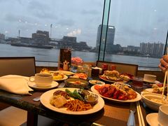 靠窗位-白天鹅宾馆·流浮阁咖啡厅
