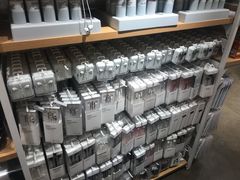 -名创优品(北京新中关购物中心地铁层店)