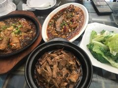 -临街徽菜馆·正宗黄山味